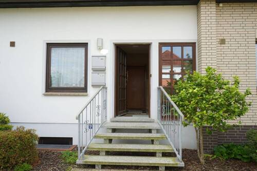 Hauseingang - 3 Zimmer Etagenwohnung in Bremen