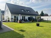 Schöner Garten Referenzobjekt - Doppelhaushälfte mit 135,00 m² in Eilenburg zur Miete
