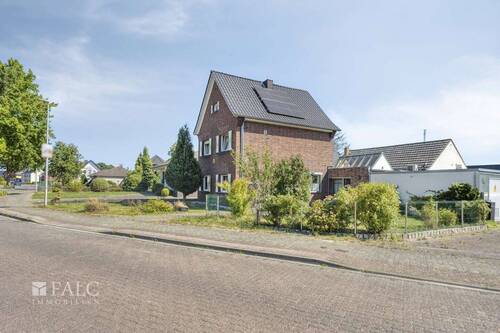 ProfessorMendelStr23-03_web - 8 Zimmer Einfamilienhaus in Geilenkirchen