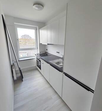 Küche mit EBK - 2 Zimmer Etagenwohnung zur Miete in Aachen