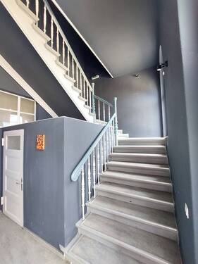 Treppenaufgang - 4 Zimmer Büro zur Miete in Cottbus