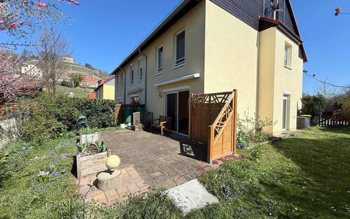 Haus mit Garten und Terrasse - 