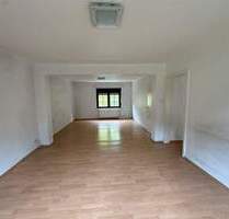 1-2 Familienhaus Wohnhaus mit Entwicklungsmöglichkeiten in 66787 Hostenbach - Wadgassen