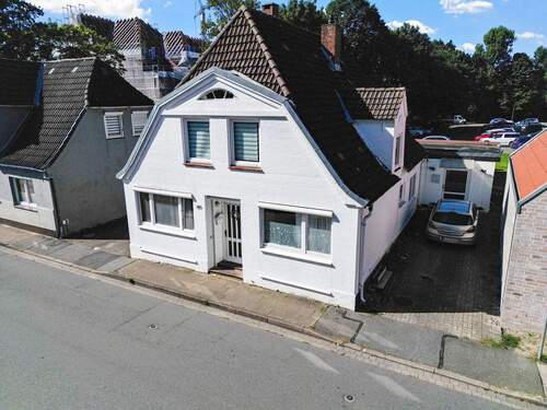 Aussenaufnahme - 7 Zimmer Mehrfamilienhaus, Wohnhaus in Heide