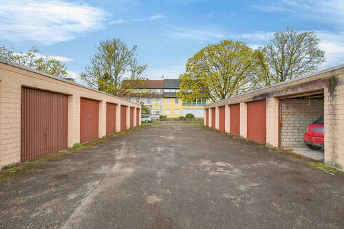 Garage auf separatem Grundstück - 