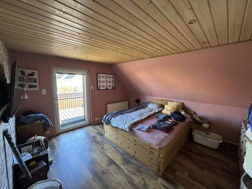 Zimmer DG mit Zugang zum Balkon - 