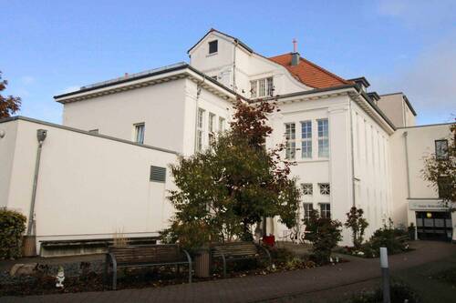 02_Kernsanierter Altbau - 1 Zimmer Einfamilienhaus in Lage