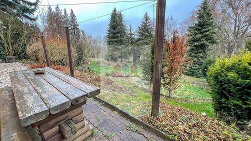 Blick in den Garten/Park - 4 Zimmer Einfamilienhaus zum Kaufen in Leisnig