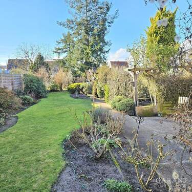 Gartenansicht v.Haus aus - 8 Zimmer Mehrfamilienhaus, Wohnhaus in Haßloch