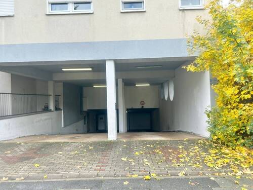 Tiefgarageneinfahrt - 