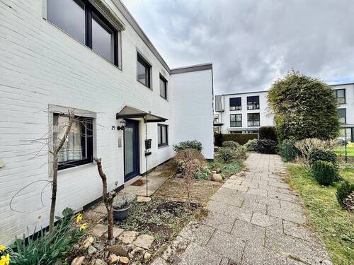 Außenansicht - Gemütliches Wohnen für Groß und Klein: Reihenmittelhaus in schöner Lage!