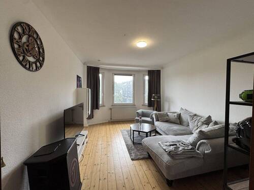 Wohnzimmer - Gepflegte 2,5-Zimmer-Wohnung mit Balkon 