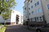Hausansicht - Gepflegte 2-Zimmer Wohnung mit Balkon in ruhiger und zentraler Lage