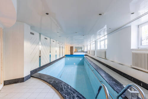 Indoor-Pool - 