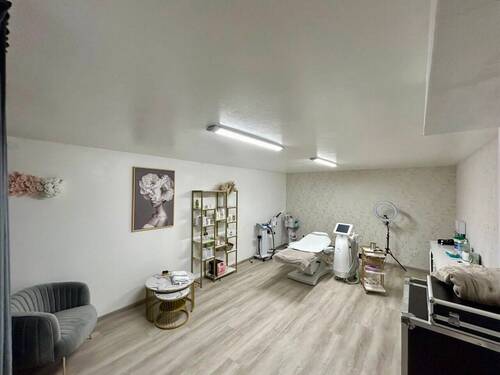 Kosmetikkabine im UG - 