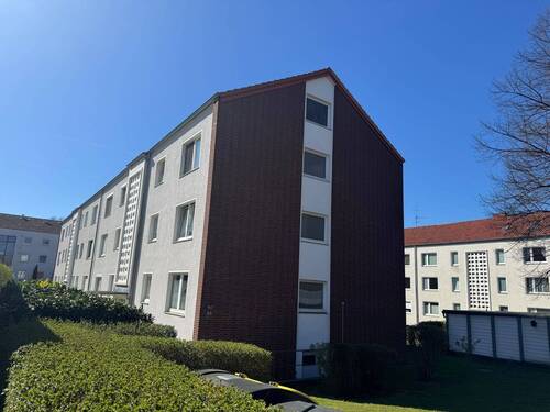 Ansicht von der Straße- es ist vom Eingang die linke Wohnung - 3 Zimmer Etagenwohnung zum Kaufen in Göttingen