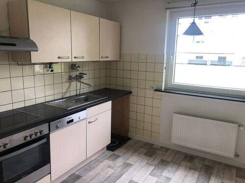 Küche vor Einzug der Mieter - 