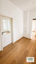 Wohnungsflur mit Blick zum Wohnzimmer - 4 Zimmer Etagenwohnung in Braunschweig