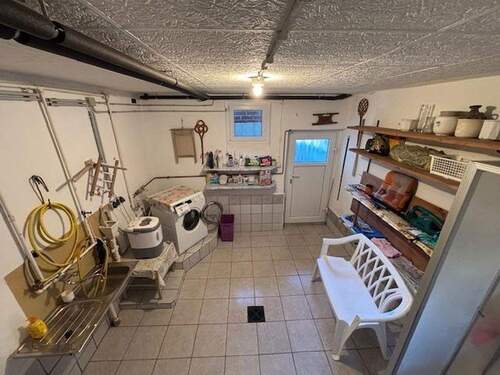 Kellerraum mit Gartausgang - 