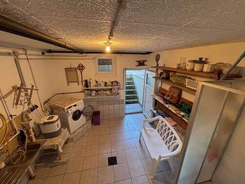 Kellerraum mit Gartausgang - 