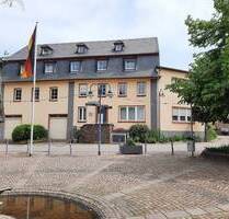 Gepflegtes Mehrfamilienhaus mit Arztpraxis in zentraler Lage - Bullay