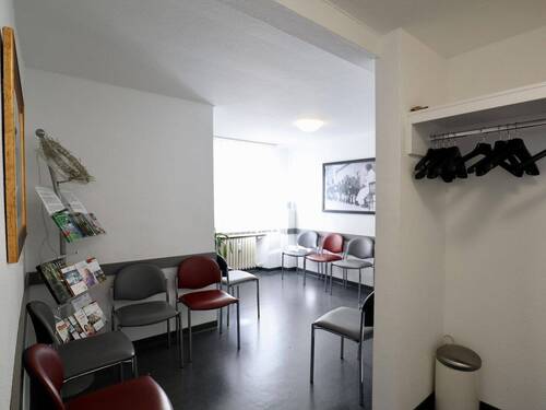 Arztpraxis - Wartezimmer - 