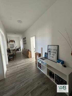 Flur - Etagenwohnung mit 129,00 m&sup2; in Helmstedt zur Miete