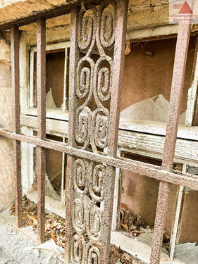 Detail - 