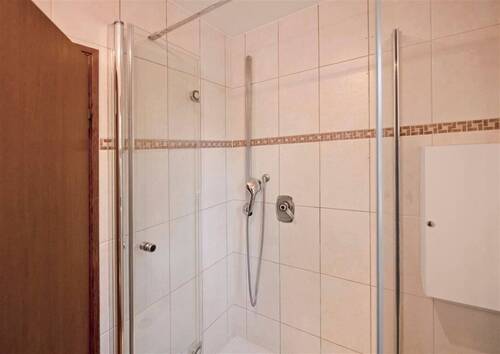 Glasdusche im Gästebad - 