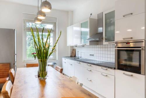 Einbauküche - Ihr neues Zuhause wartet! Charmante 2-Zimmer-Wohnung zur Miete in Düsseldorf Wersten