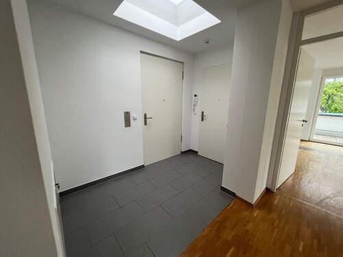Eingangsbereich - 4 Zimmer Etagenwohnung in Stuttgart