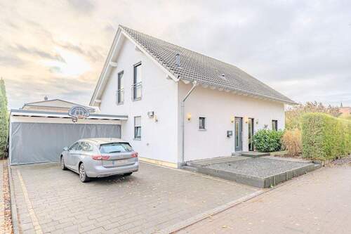 Hausansicht - Frontseite - 5 Zimmer Einfamilienhaus zum Kaufen in Delbrück