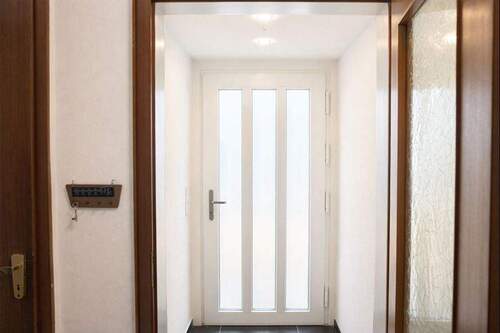 Hauseingang - 5 Zimmer Einfamilienhaus in Hemsbach