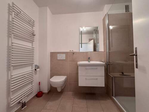 Duschbad mit Handtuchheizung und... - 