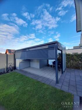 Gartenhaus mit Überdachung - 