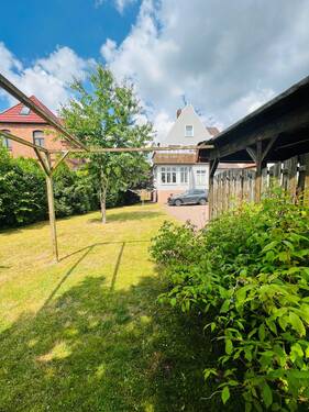 Hinterer Gartenbereich - 9 Zimmer Mehrfamilienhaus, Wohnhaus in Hagenow