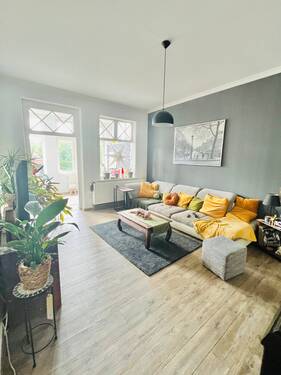 Wohnzimmer mit Loggia - 