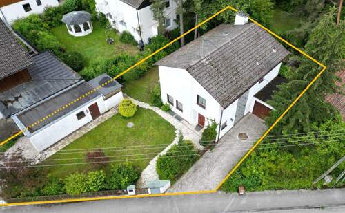 Luftbild mit gelbem Grenzverlauf - 6 Zimmer Mehrfamilienhaus, Wohnhaus zum Kaufen in Neubiberg