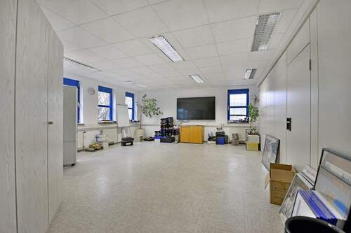 3-3758 - Besprechungsraum 2 - Büro mit 510,00 m&sup2; in Baunatal / Rengershausen zur Miete