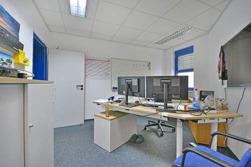 3-3758 Büro 2 - 