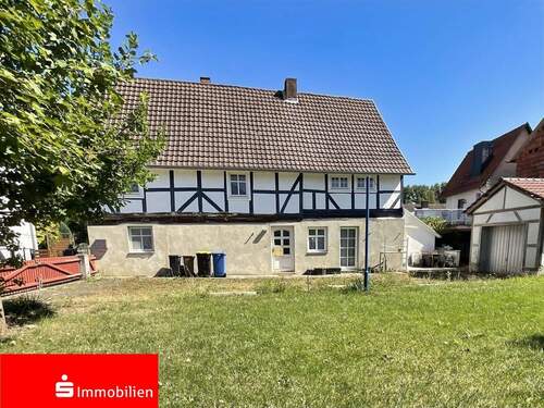 Vorderansicht - Charmantes Fachwerkhaus mit viel Platz in malerischer Landschaft