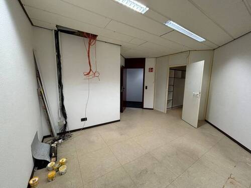 Abstell-/Technikraum. angrenzend Personalgard. - 