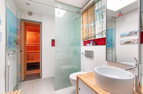 Attraktives Duschbad mit bodengleicher Dusche - 