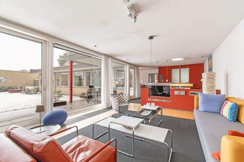 Bodentiefe Schiebetüren mit viel Tageslicht - 