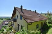 Hausansicht - Sehr gepflegte Doppelhaushälfte mit Weit- und Alpenblick in bester Südhanglage von Konstanz-Fürstenberg