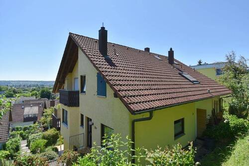 Hausansicht - Sehr gepflegte Doppelhaushälfte mit Weit- und Alpenblick in bester Südhanglage von Konstanz-Fürstenberg