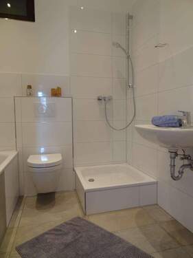 13 - Bad OG Dusche - 