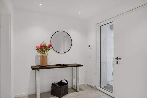 Eingangsbereich - 6 Zimmer Reihenendhaus zum Kaufen in Ottobrunn