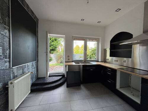 sep. Küche mit Ausgang Gart.+Terrasse - 