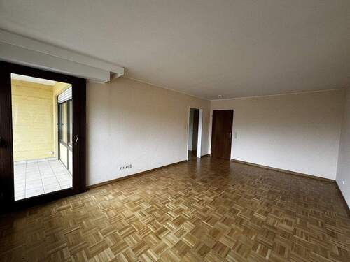 Wohnzimmer - 2 Zimmer Etagenwohnung in Trier